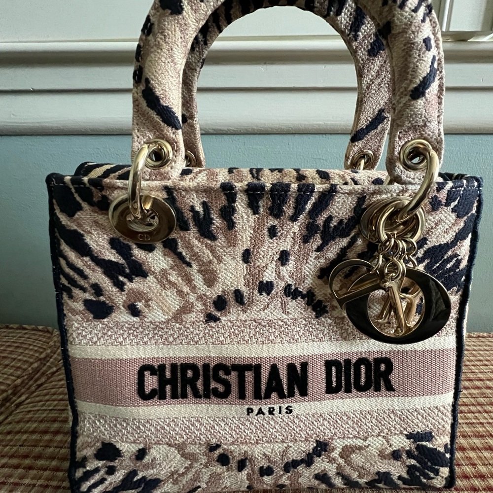 Christian Dior Diana D Lite. FINAL SALE. - Picture 11 of 11